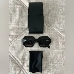 Prada | Accessories | Prada Pr28zs Sunglasses Black Frame  display picture 3